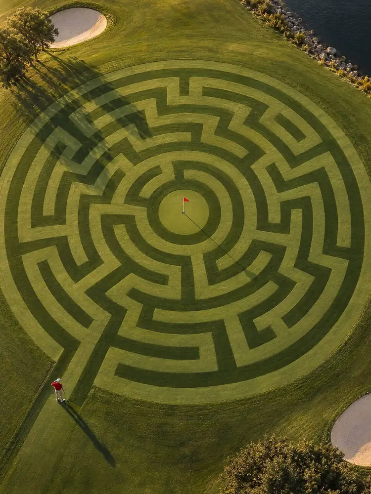 Le Labyrinthe, tableau de golf surréaliste de Daniel Pelcat, série Minimalistes